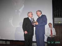 Dr. Robert Guttmann presents the Jerusalem Prize to Dr. Guenther Beckstein 